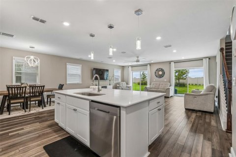 House in Wesley Chapel, Florida 4 bedrooms, 303.7 sq.m. № 2157153 - photo 14