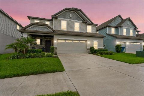 House in Wesley Chapel, Florida 4 bedrooms, 303.7 sq.m. № 2157153