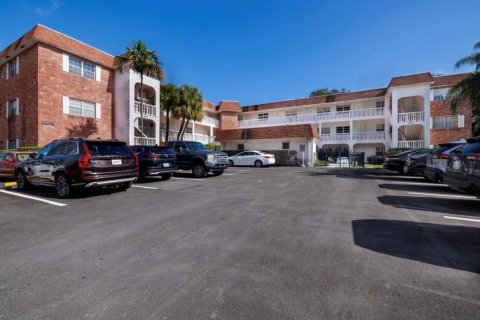 Condominio en Fort Lauderdale, Florida, 2 dormitorios  № 2077684