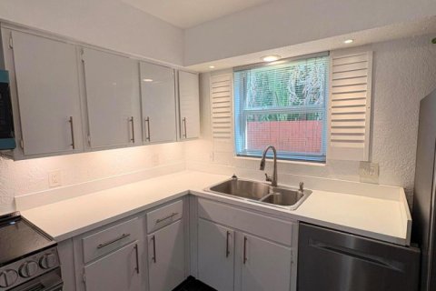 Condominio en alquiler en Fort Lauderdale, Florida, 2 dormitorios, 55.74 m2 № 2077684 - foto 16