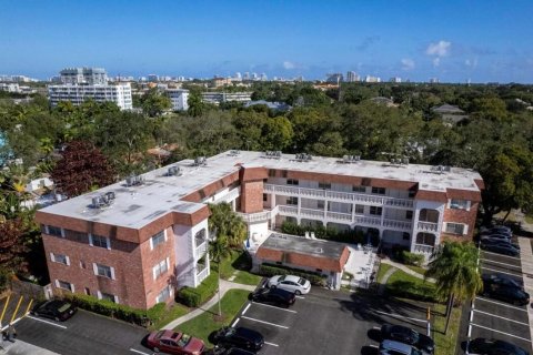 Condominio en alquiler en Fort Lauderdale, Florida, 2 dormitorios, 55.74 m2 № 2077684 - foto 2