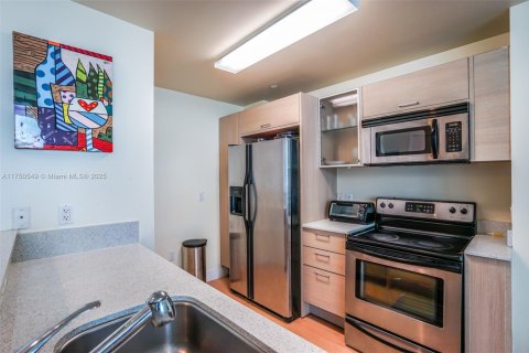 Condo in Miami, Florida, 1 bedroom  № 1736202 - photo 10