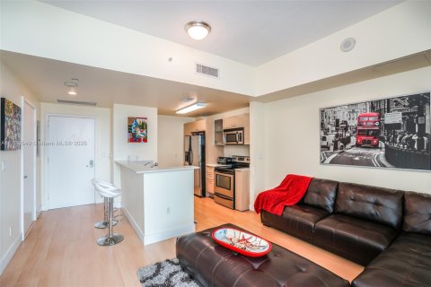 Condo in Miami, Florida, 1 bedroom  № 1736202 - photo 5