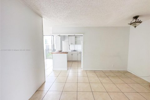 Condo in Sunny Isles Beach, Florida, 2 bedrooms  № 1754182 - photo 10