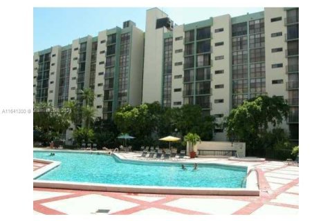 Condo in Sunny Isles Beach, Florida, 2 bedrooms  № 1754182 - photo 2
