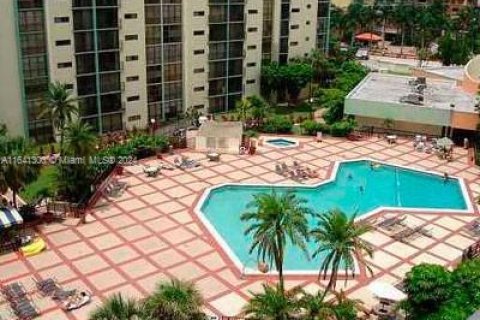 Condo in Sunny Isles Beach, Florida, 2 bedrooms  № 1754182 - photo 18