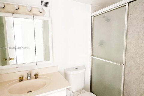 Condo in Sunny Isles Beach, Florida, 2 bedrooms  № 1754182 - photo 12