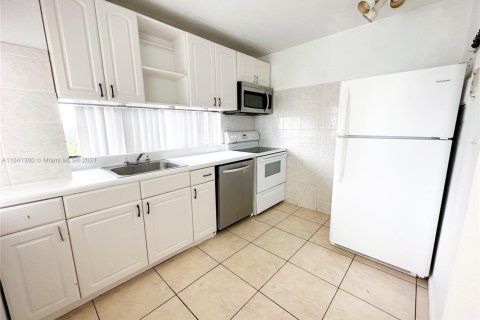 Condo in Sunny Isles Beach, Florida, 2 bedrooms  № 1754182 - photo 5