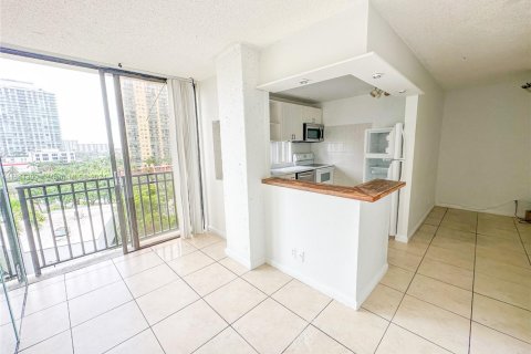 Condo in Sunny Isles Beach, Florida, 2 bedrooms  № 1754182 - photo 4
