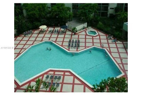 Condo in Sunny Isles Beach, Florida, 2 bedrooms  № 1754182 - photo 19