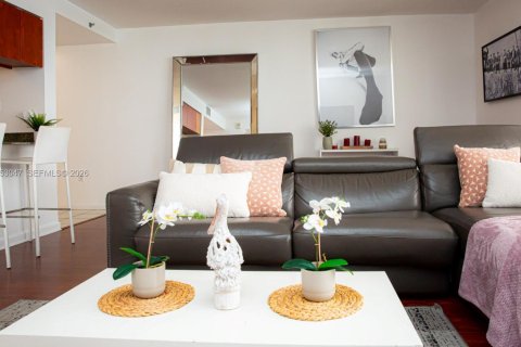 Condominio en venta en Miami, Florida, 3 dormitorios, 102.66 m2 № 2008068 - foto 4