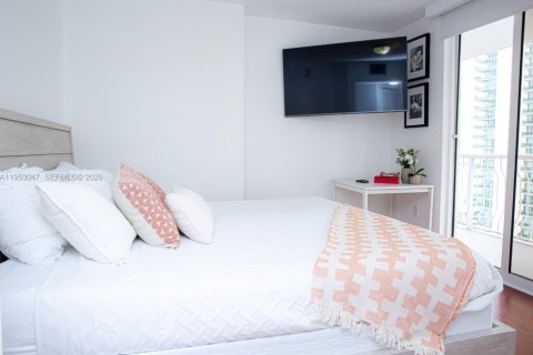 Condominio en venta en Miami, Florida, 3 dormitorios, 102.66 m2 № 2008068 - foto 14