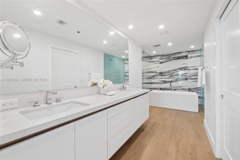 Copropriété à vendre à Miami Beach, Floride: 2 chambres, 177.63 m2 № 2011000 - photo 28