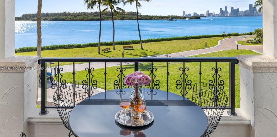 Condo à Miami Beach, Floride, 2 chambres  № 2011000