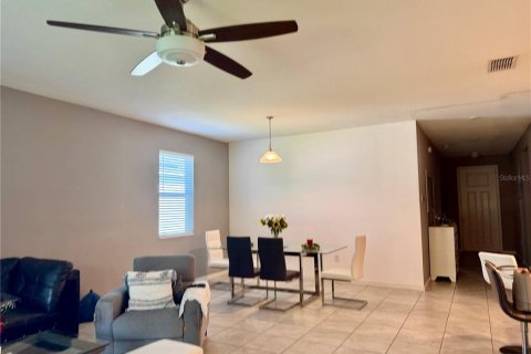 Villa ou maison à vendre à Kissimmee, Floride: 4 chambres, 179.77 m2 № 2218969 - photo 12