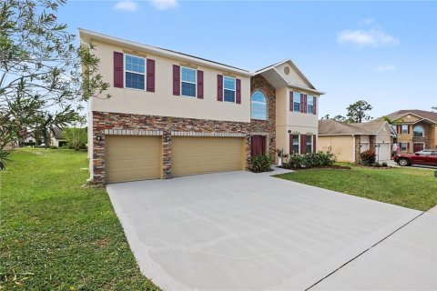 Villa ou maison à vendre à Titusville, Floride: 6 chambres, 367.15 m2 № 2430853 - photo 2