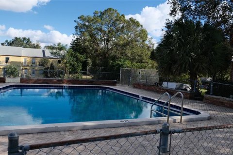 Townhouse in Winter Haven, Florida 2 bedrooms, 123.75 sq.m. № 1555617 - photo 4