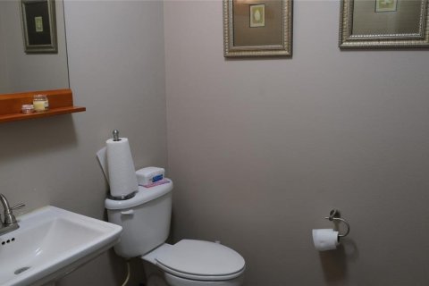 Townhouse in Winter Haven, Florida 2 bedrooms, 123.75 sq.m. № 1555617 - photo 11
