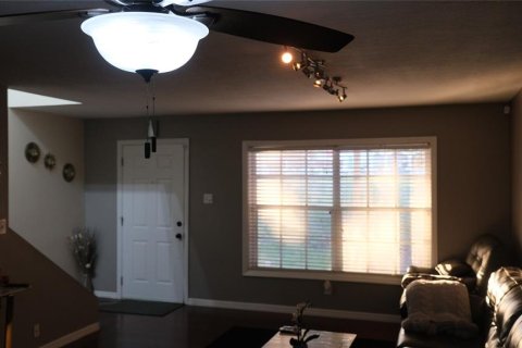 Townhouse in Winter Haven, Florida 2 bedrooms, 123.75 sq.m. № 1555617 - photo 18