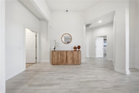 House in Apollo Beach, Florida 4 bedrooms, 322.93 sq.m. № 2151366 - photo 13