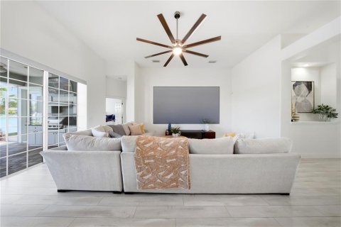 House in Apollo Beach, Florida 4 bedrooms, 322.93 sq.m. № 2151366 - photo 16