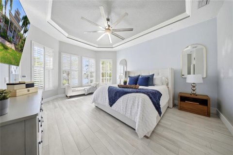 House in Apollo Beach, Florida 4 bedrooms, 322.93 sq.m. № 2151366 - photo 27