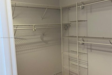 Condo in Aventura, Florida, 1 bedroom  № 1875483 - photo 15
