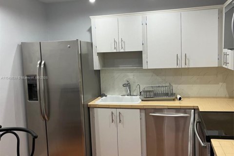 Condo in Aventura, Florida, 1 bedroom  № 1875483 - photo 6