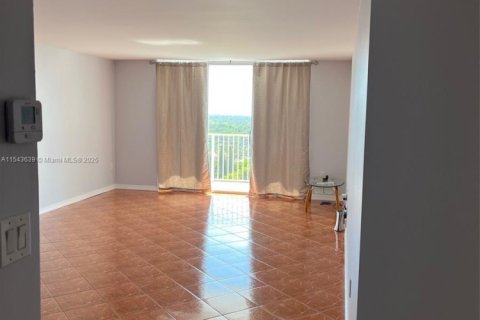 Condo in Aventura, Florida, 1 bedroom  № 1875483 - photo 8