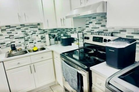 Купить кондоминиум в Кейп-Корал, Флорида 2 спальни, № 1971747 - фото 6