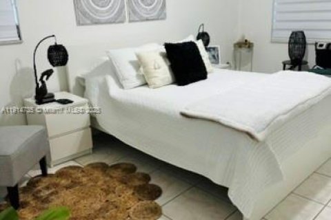 Купить кондоминиум в Кейп-Корал, Флорида 2 спальни, № 1971747 - фото 8