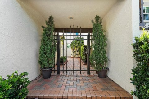 Adosado en venta en North Palm Beach, Florida, 4 dormitorios, 261.06 m2 № 2415823 - foto 8