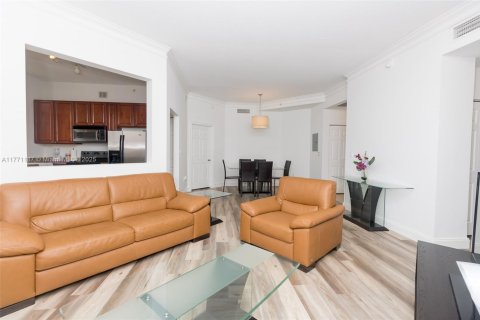 Condo in Aventura, Florida, 2 bedrooms  № 1699956 - photo 9
