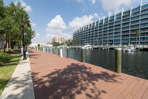 Купить кондоминиум в Авентура, Флорида 2 спальни, 116.03м2, № 1699956 - фото 25