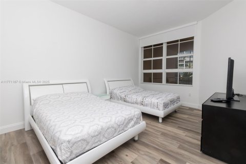 Condo in Aventura, Florida, 2 bedrooms  № 1699956 - photo 11