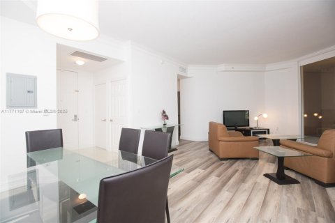 Condo in Aventura, Florida, 2 bedrooms  № 1699956 - photo 6