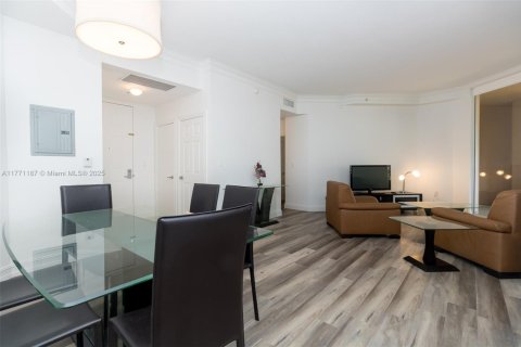 Condo in Aventura, Florida, 2 bedrooms  № 1699956 - photo 5
