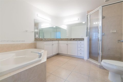 Condo in Aventura, Florida, 2 bedrooms  № 1699956 - photo 14