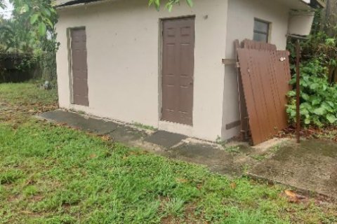 Propiedad comercial en venta en Fort Lauderdale, Florida, 137.31 m2 № 1183082 - foto 1