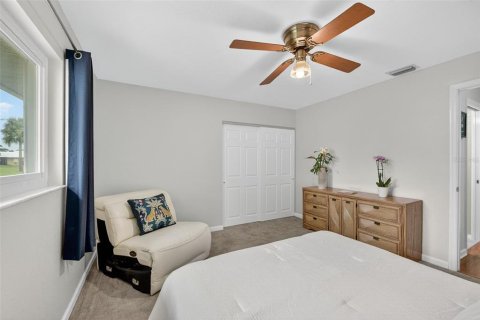 House in Punta Gorda, Florida 3 bedrooms, 147.06 sq.m. № 1907862 - photo 14