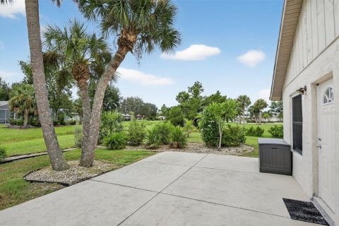 House in Punta Gorda, Florida 3 bedrooms, 147.06 sq.m. № 1907862 - photo 25