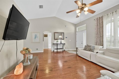 House in Punta Gorda, Florida 3 bedrooms, 147.06 sq.m. № 1907862 - photo 3