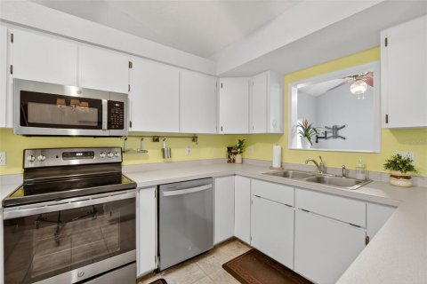 House in Punta Gorda, Florida 3 bedrooms, 147.06 sq.m. № 1907862 - photo 7