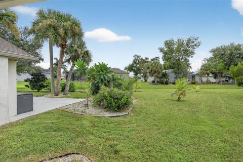 House in Punta Gorda, Florida 3 bedrooms, 147.06 sq.m. № 1907862 - photo 24