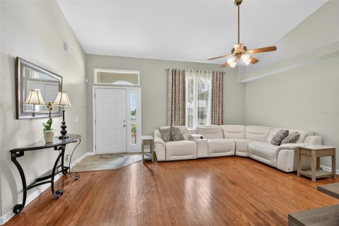 House in Punta Gorda, Florida 3 bedrooms, 147.06 sq.m. № 1907862 - photo 2