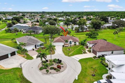House in Punta Gorda, Florida 3 bedrooms, 147.06 sq.m. № 1907862 - photo 29