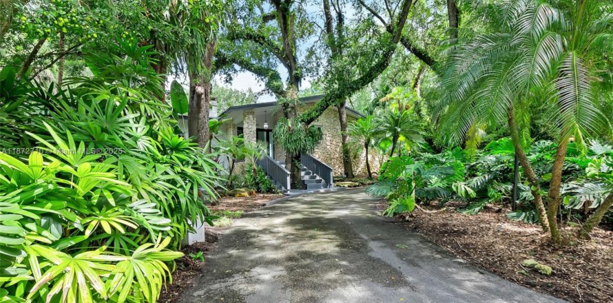 Дом в Пайнкрест, Флорида 5 спален, 424.38м2 № 2037381