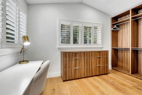 Купить виллу или дом в Пайнкрест, Флорида 5 спален, 424.38м2, № 2037381 - фото 10