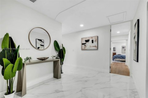 Купить виллу или дом в Пайнкрест, Флорида 5 спален, 424.38м2, № 2037381 - фото 6