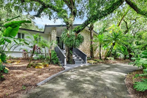 Купить виллу или дом в Пайнкрест, Флорида 5 спален, 424.38м2, № 2037381 - фото 2